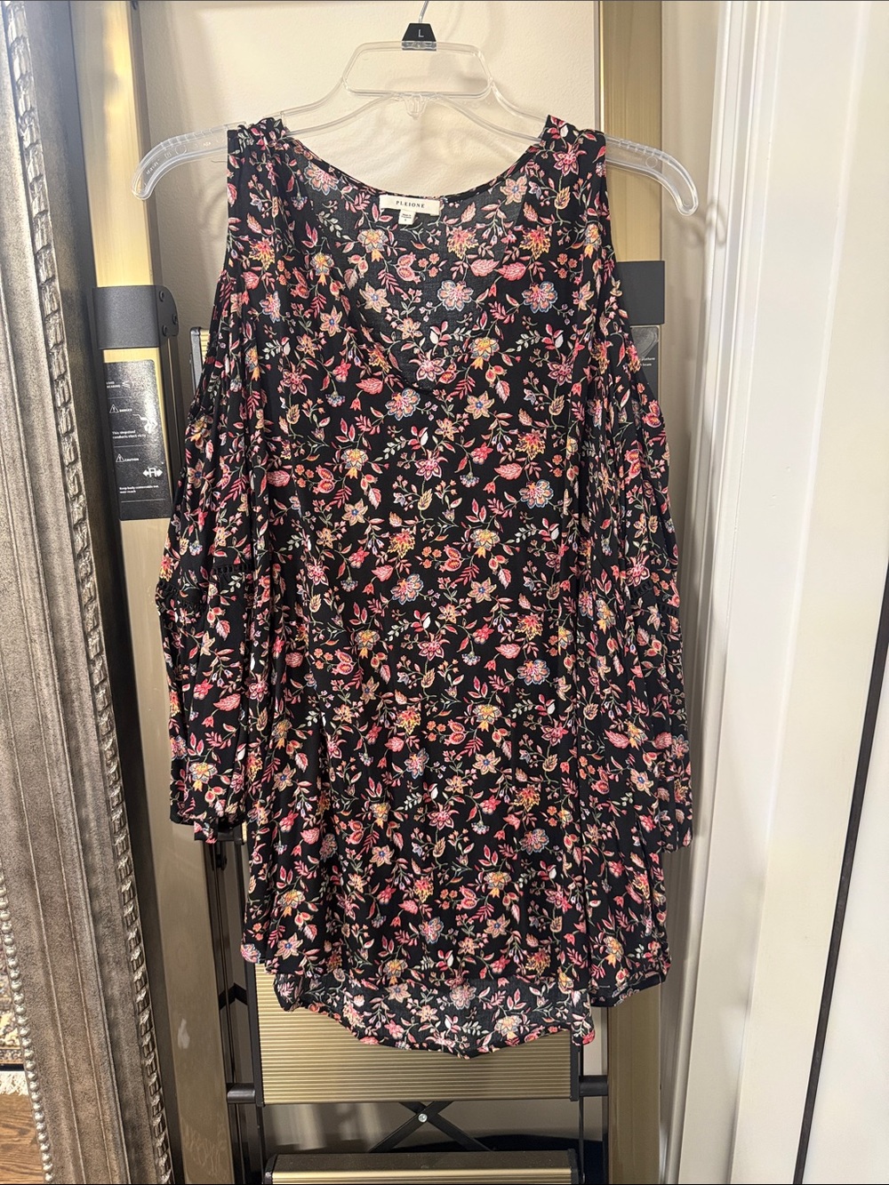 Pleione Black Floral Cold-Shoulder Blouse